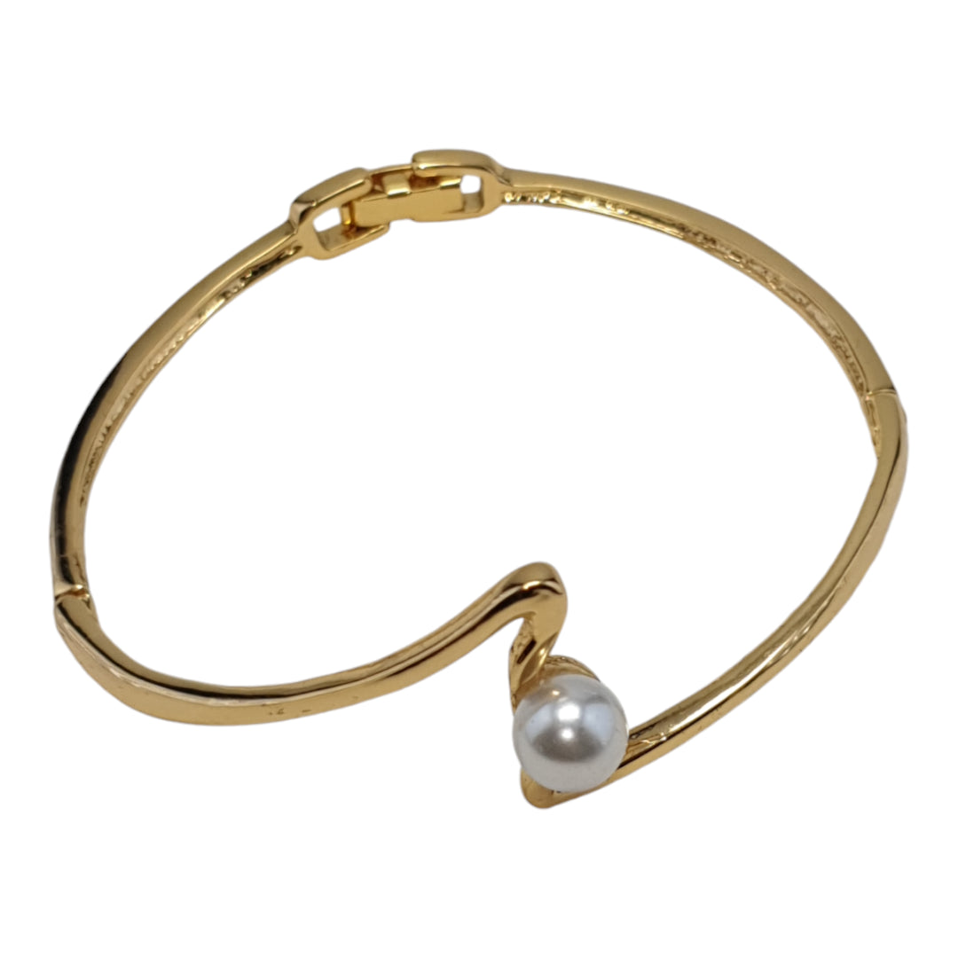 Graceful 24Kt Gold Plate Bracelet with Fancy pearl for women