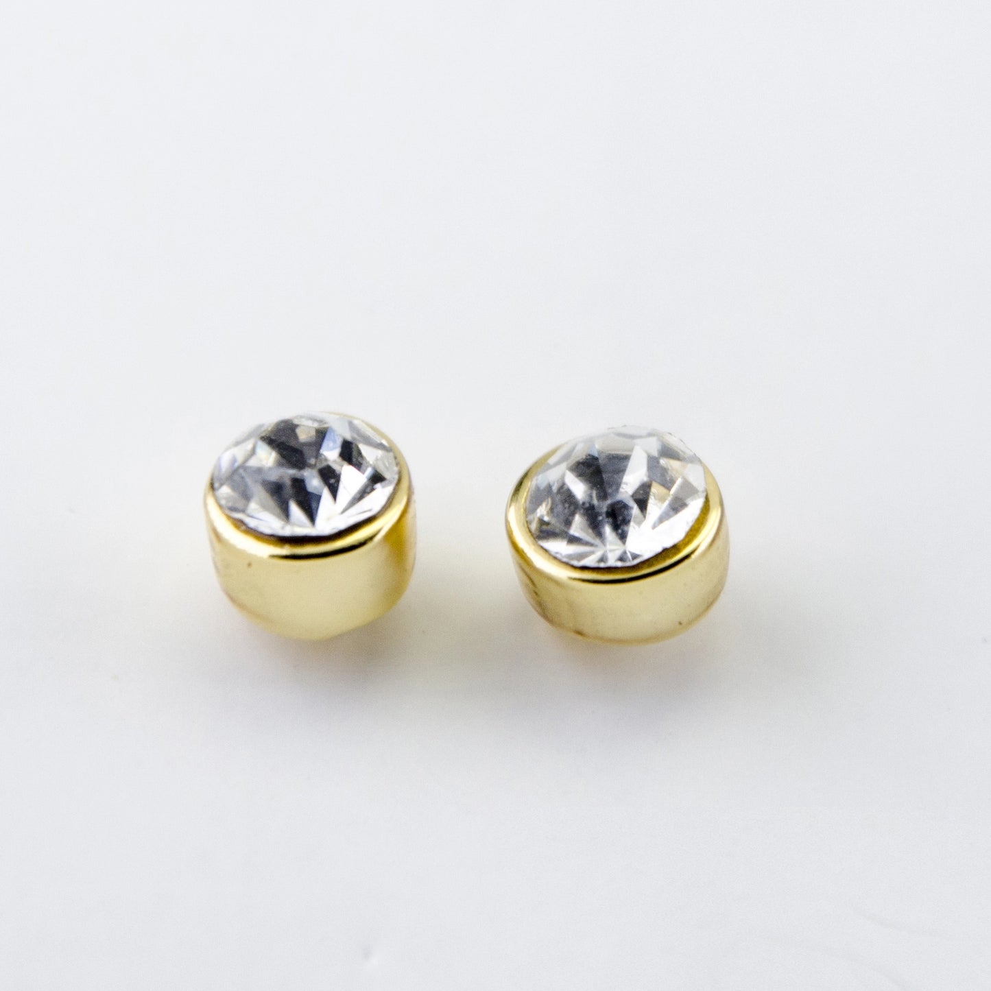 Baby bezel stud earrings