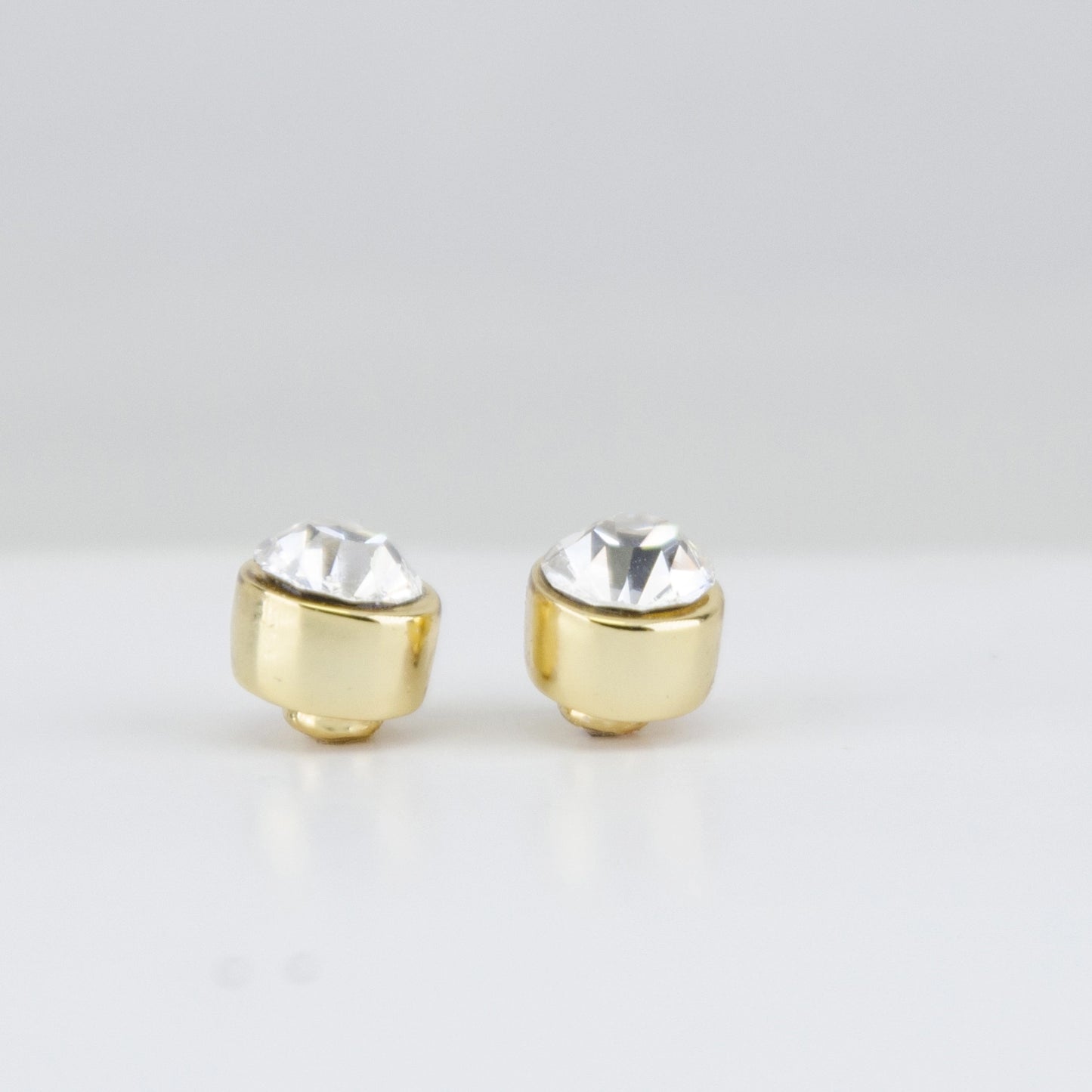 Baby bezel stud earrings