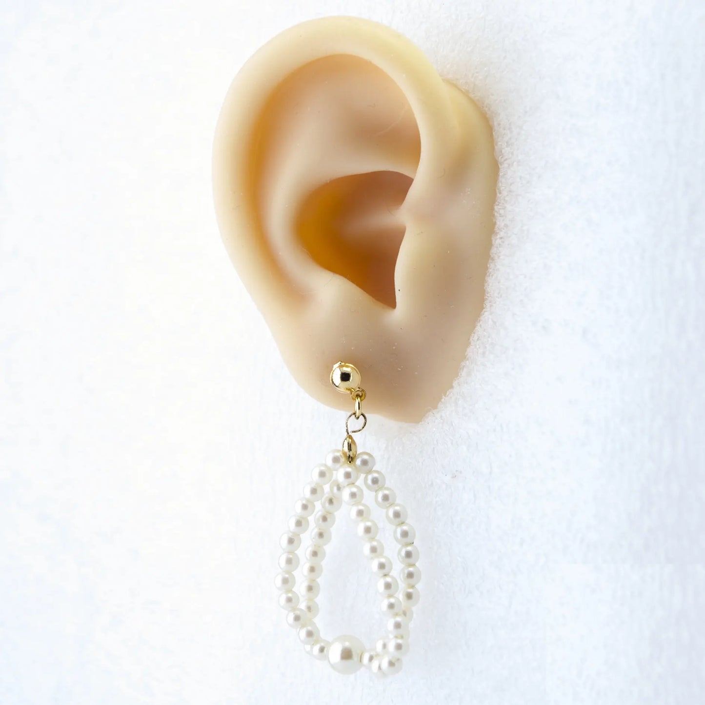 Luxurious Pearl Round Dangle Earrings