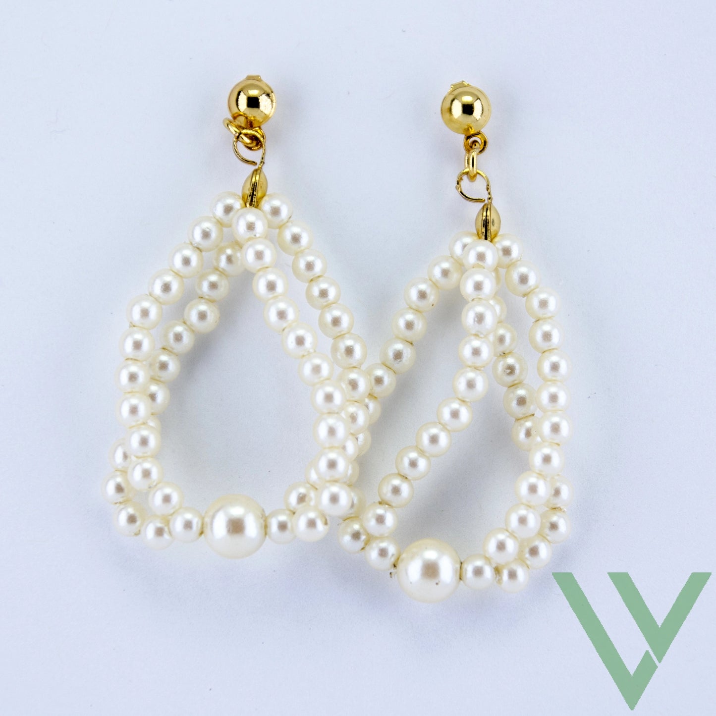 Luxurious Pearl Round Dangle Earrings