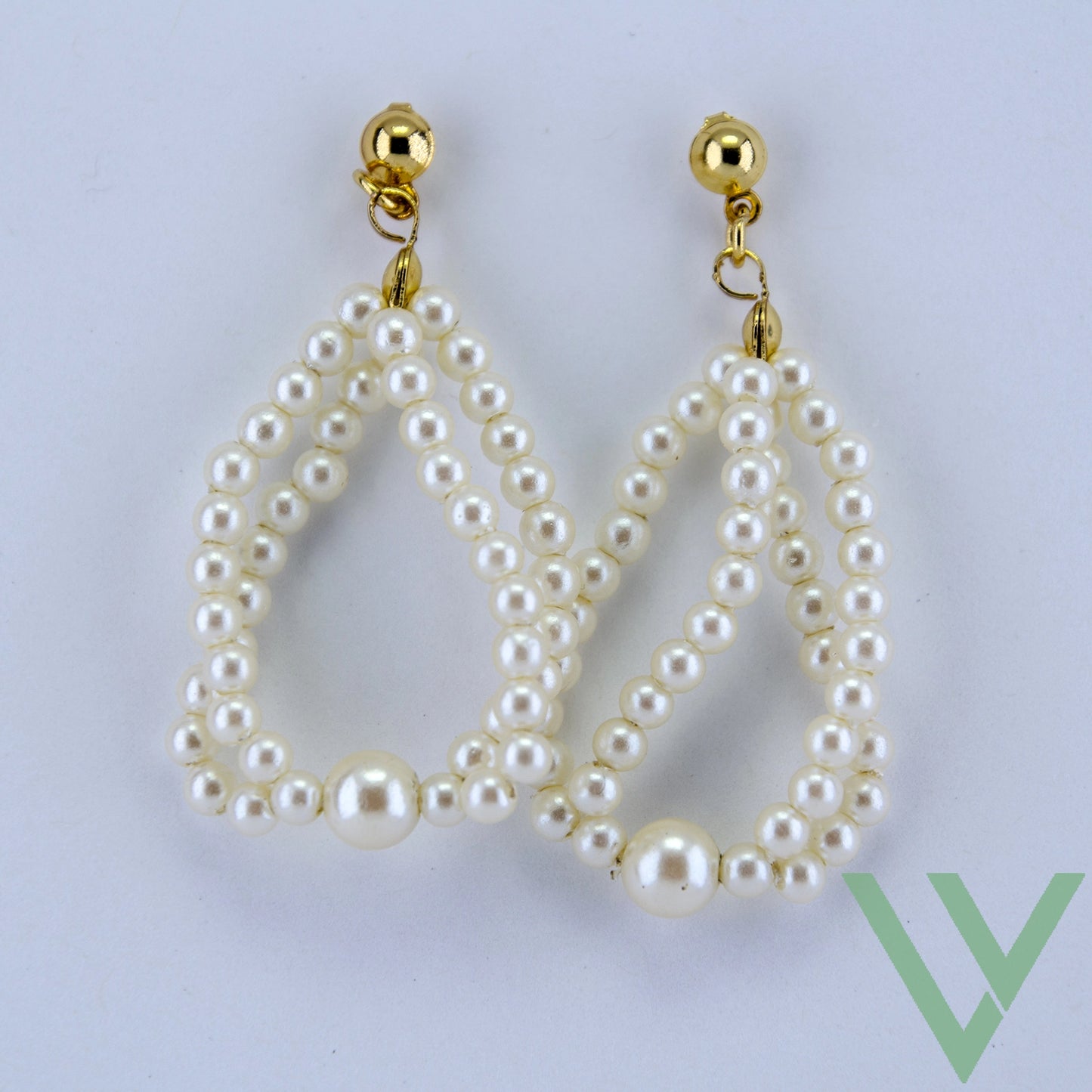 Luxurious Pearl Round Dangle Earrings