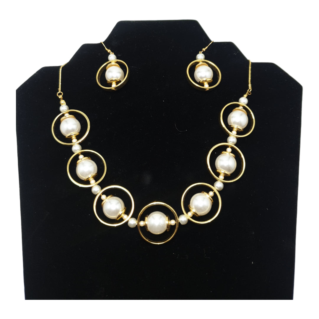 Fancy and fashionable Pearl Encirlced necklace set