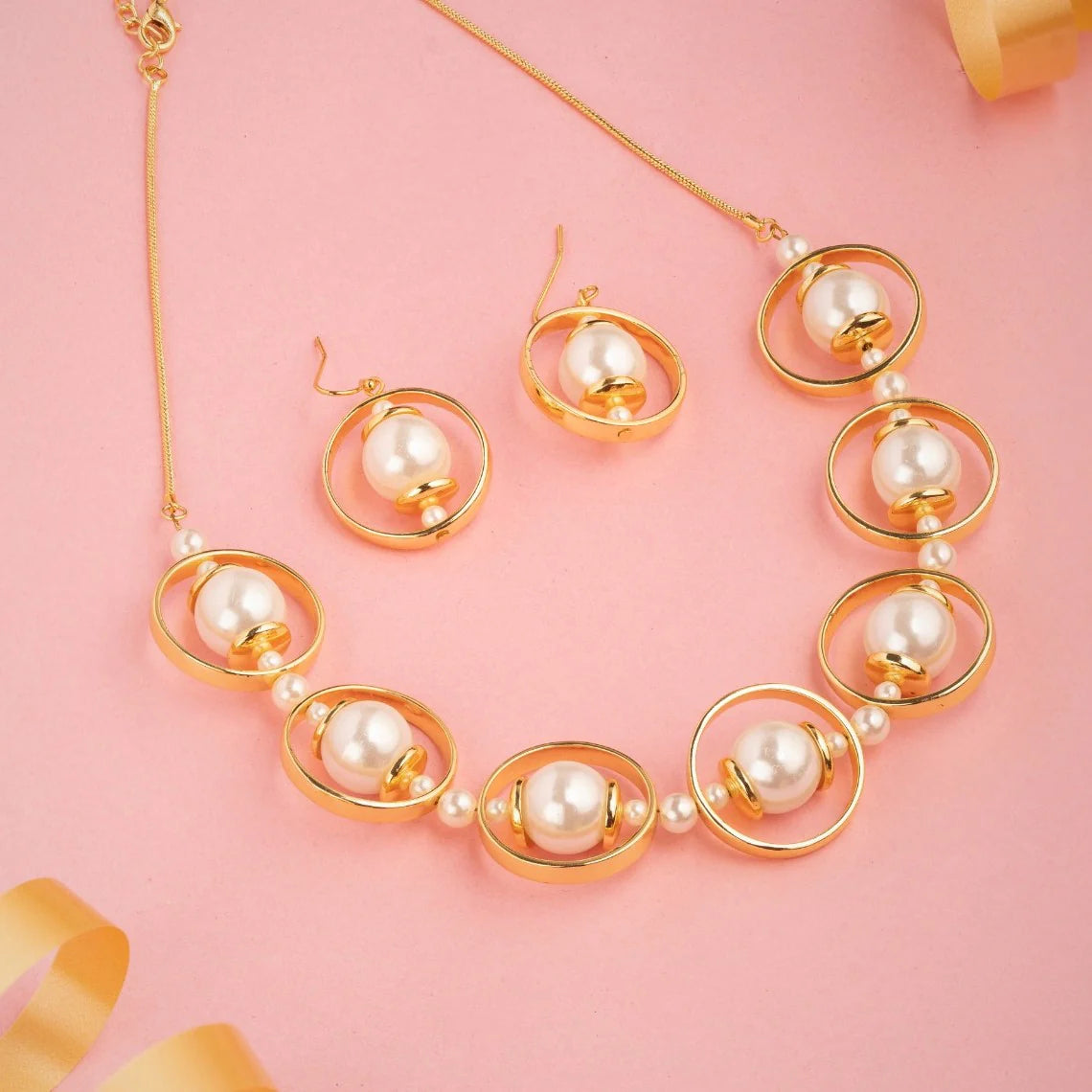 Fancy and fashionable Pearl Encirlced necklace set