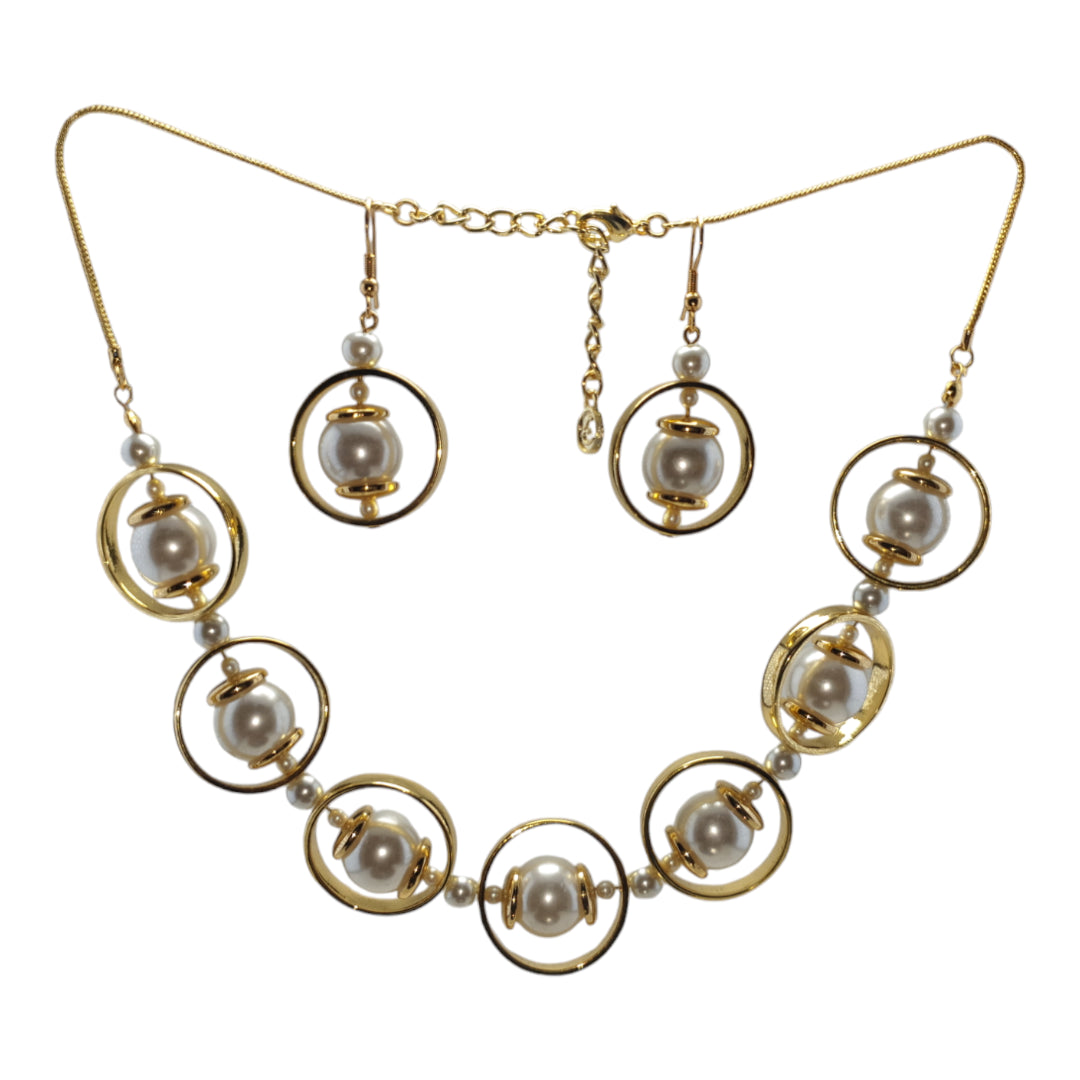 Fancy and fashionable Pearl Encirlced necklace set